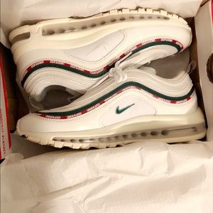 Air maxes brand new!!!! Size 8